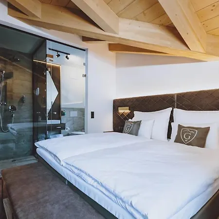 Lejlighed 4br Penthouse In Glemm - Pool-spa- If You Want To Book, Please Contact On Wh-ats-app - 0034-635-520-036 !!!!